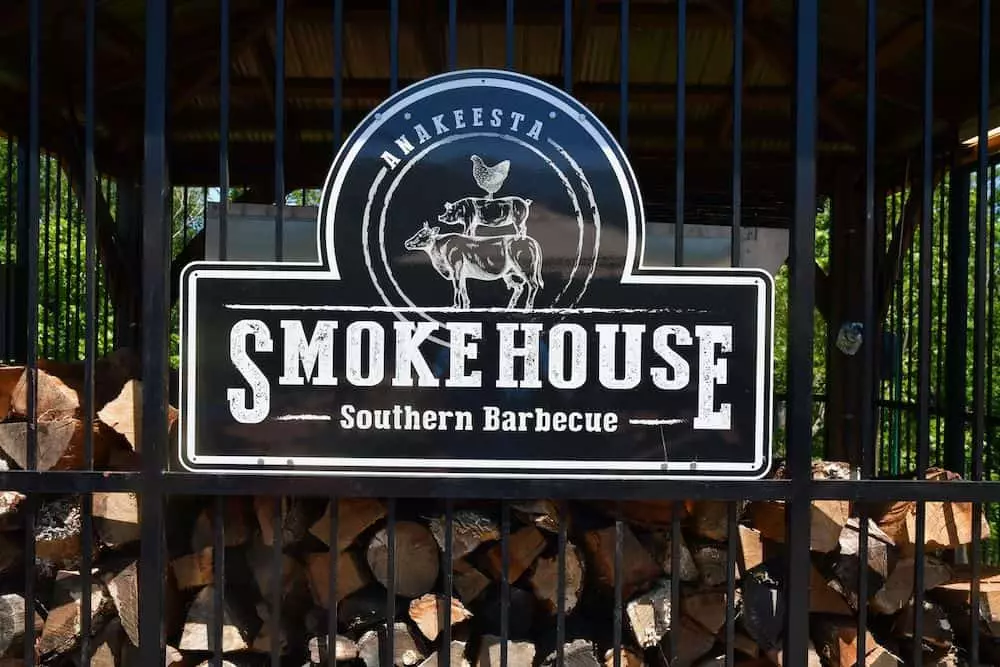 smokehouse restaurant at anakeesta