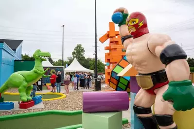 toy box mini golf