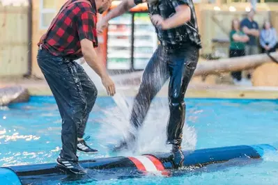 lumberjack feud show pigeon forge tn