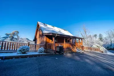 pet friendly cabin in gatlinburg with snow