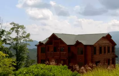 large group cabin in the smoky mountains