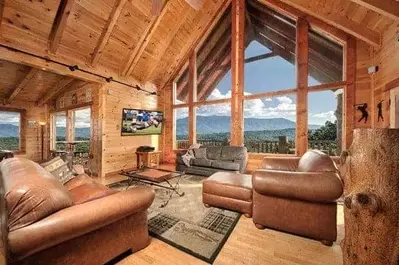 The living room in a log cabin rental in Pigeon Forge.