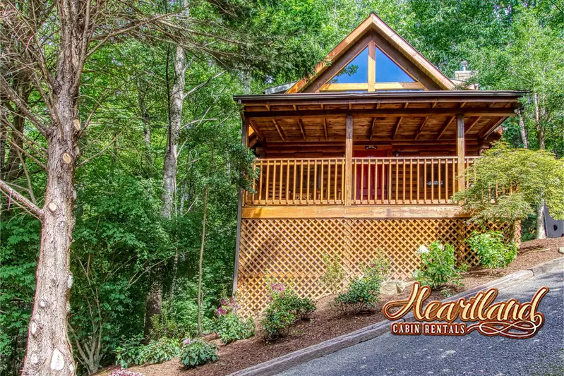 Mountain Mist 1 bedroom cabin front view