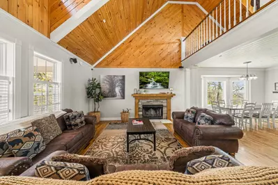 Cloud View Manor