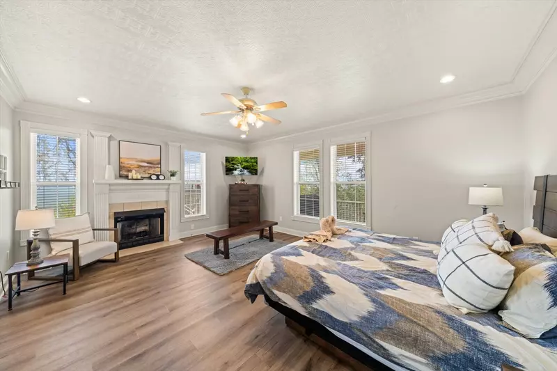 Cloud View Manor