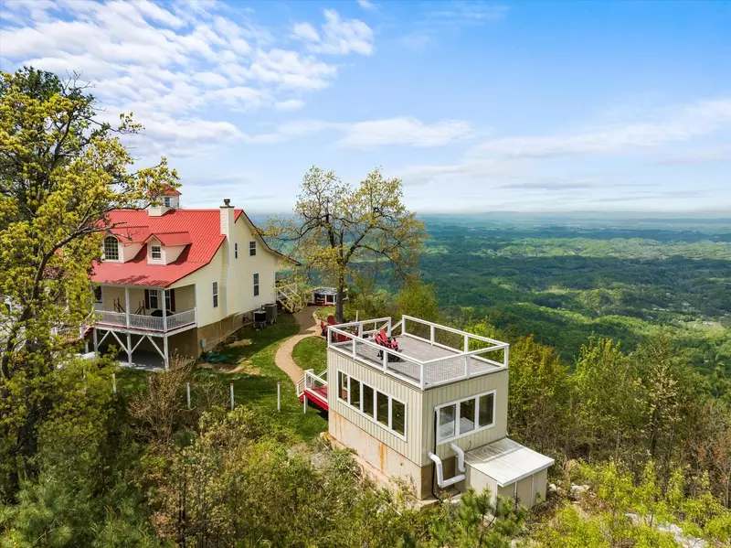 Cloud View Manor