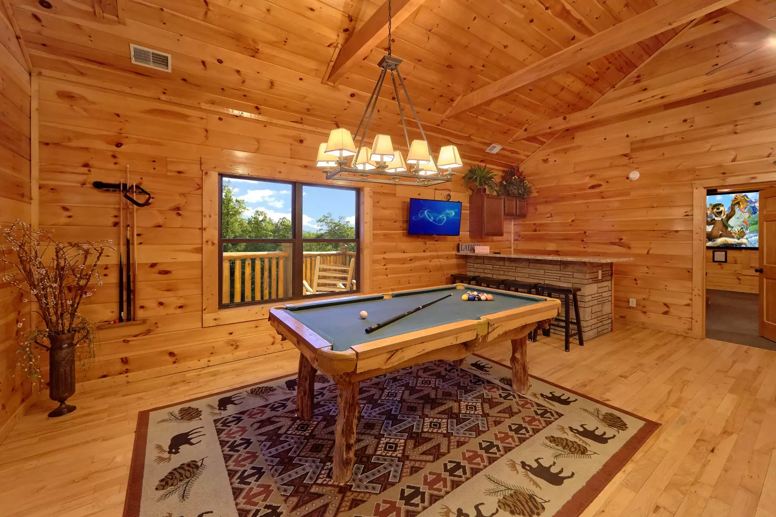 Property image, Interior, of Misty Mountain Lodge