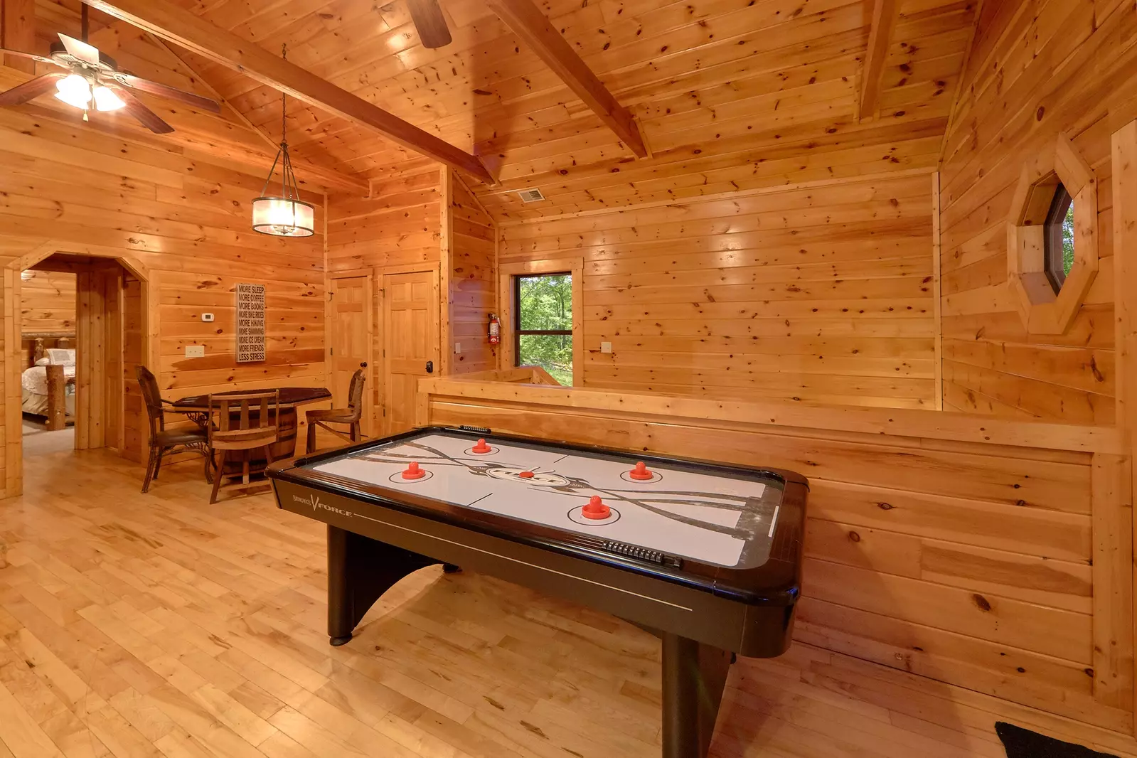Property image, Interior, of Misty Mountain Lodge