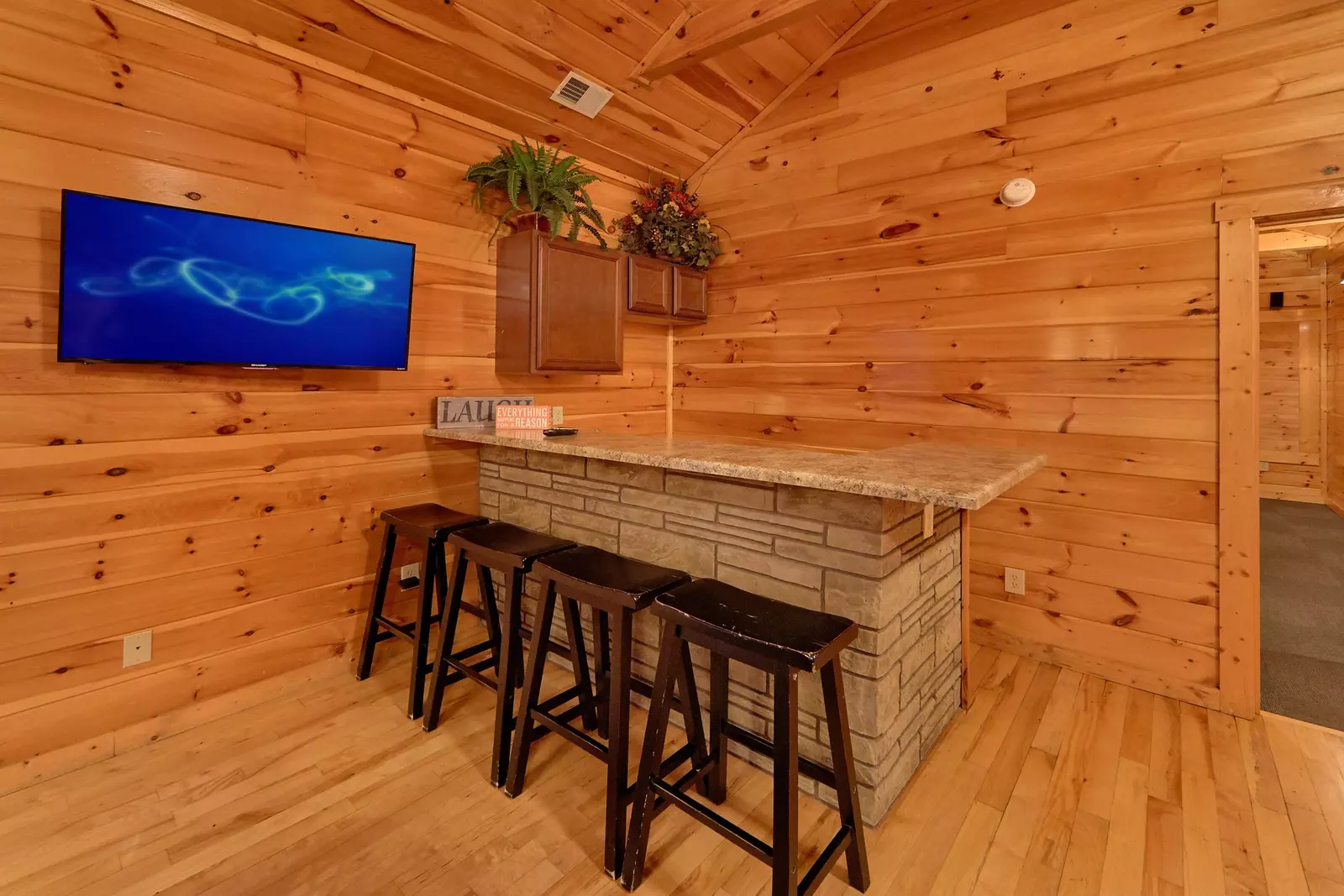 Property image, Interior, of Misty Mountain Lodge