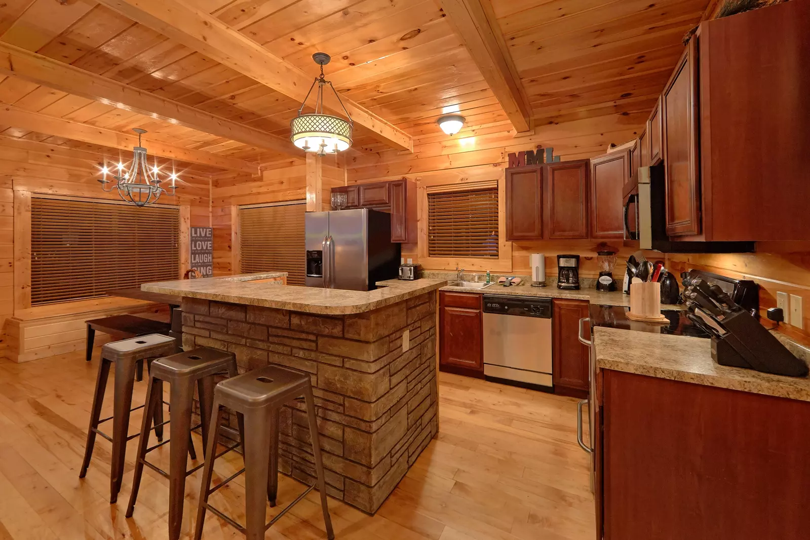Property image, Interior, of Misty Mountain Lodge