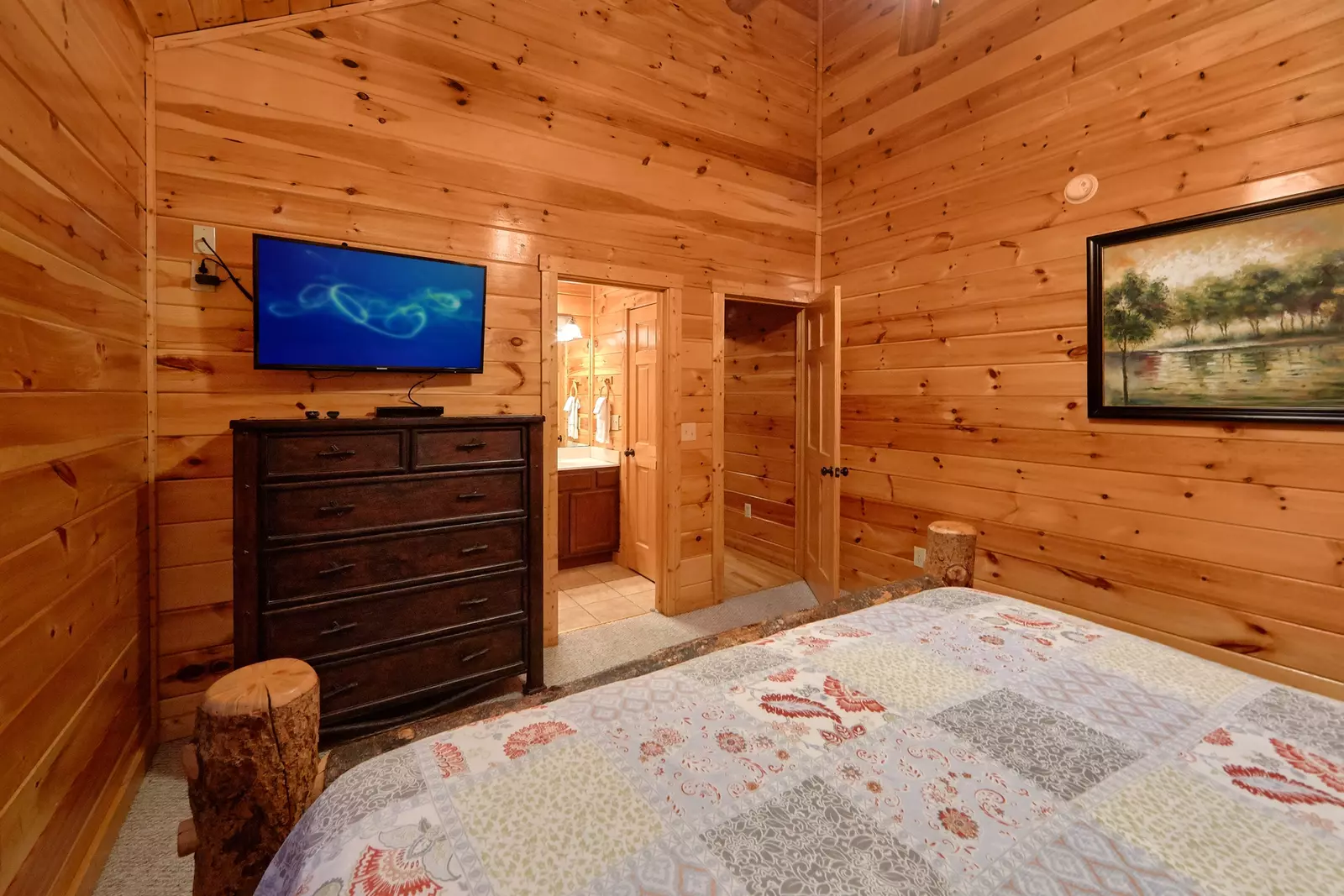 Property image, Interior, of Misty Mountain Lodge