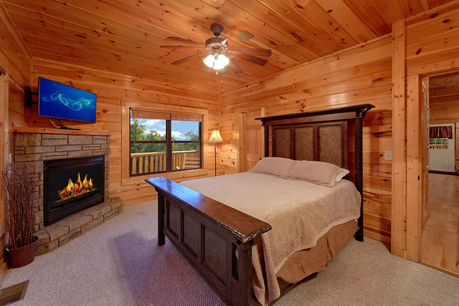 Property image, Interior, of Misty Mountain Lodge