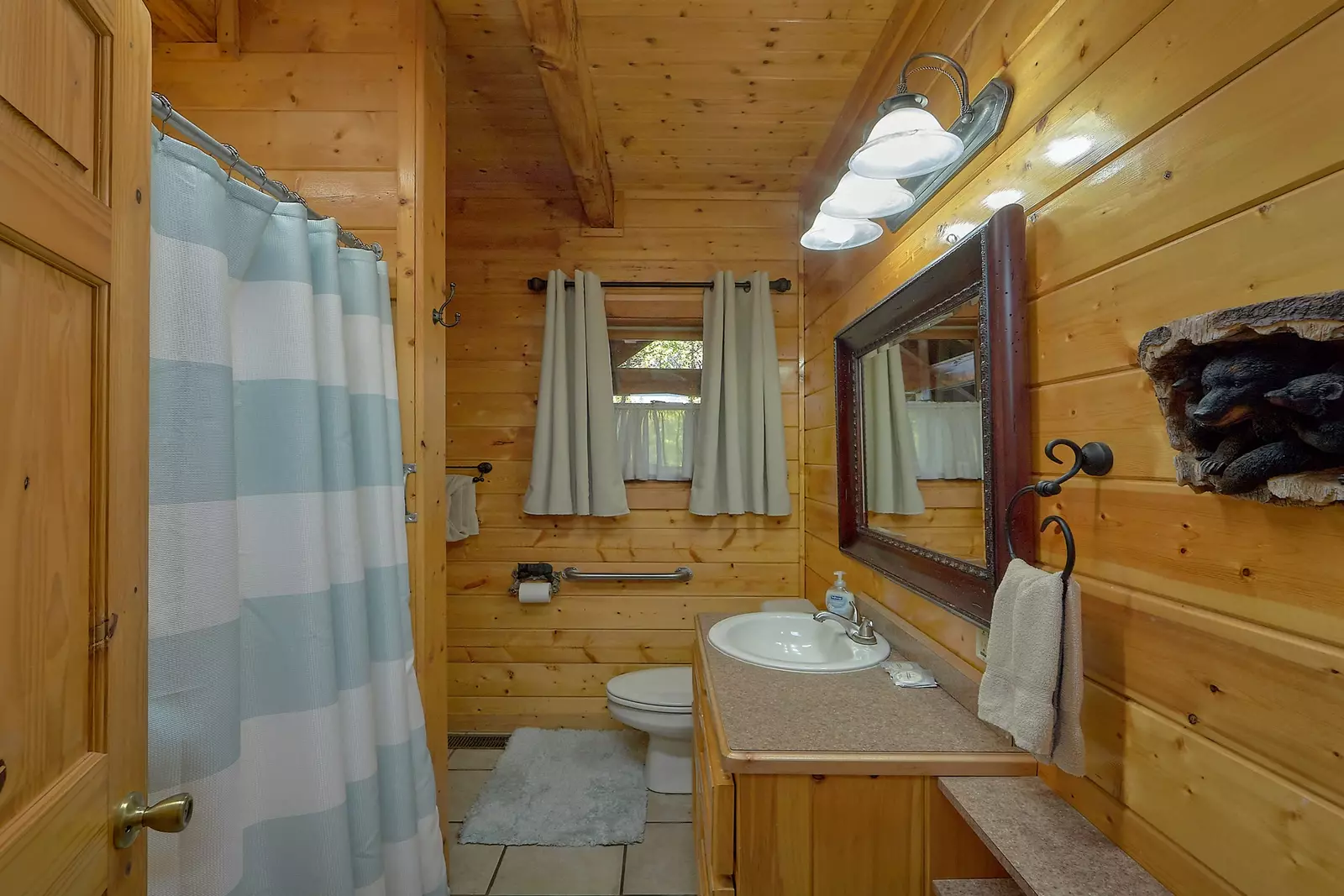 Property image, Interior, of Creeksong