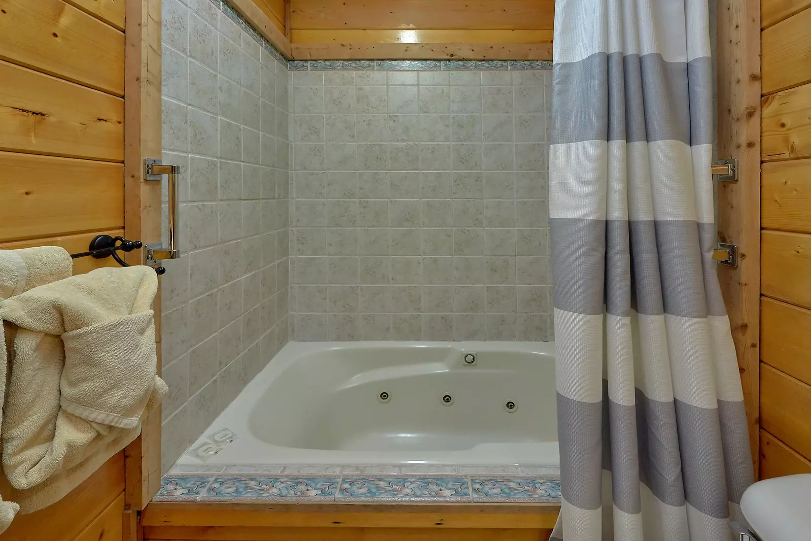 Property image, Interior, of Creeksong