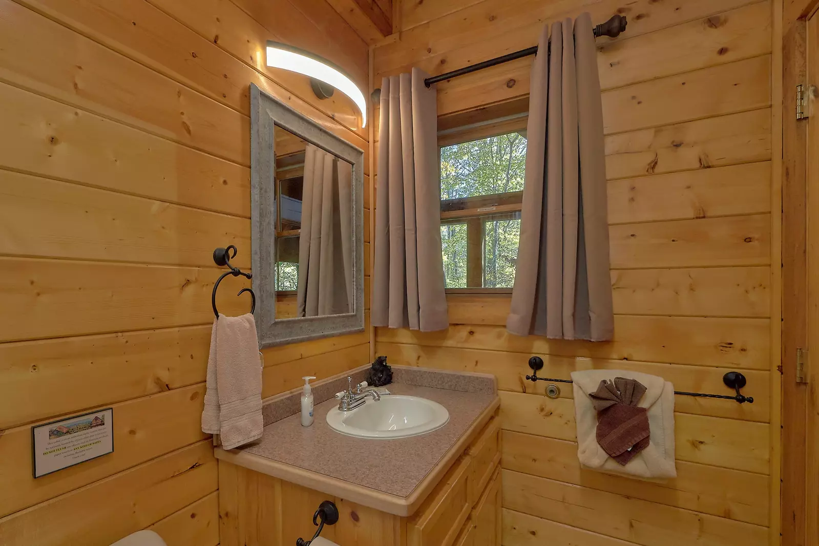 Property image, Interior, of Creeksong