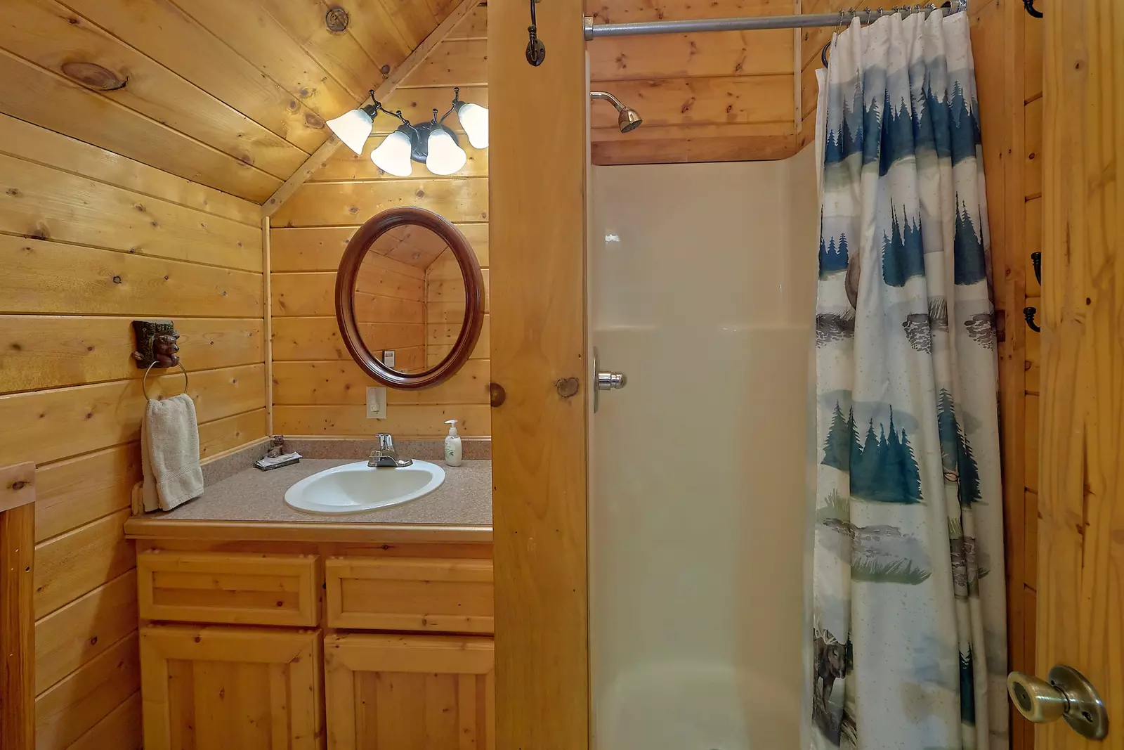 Property image, Interior, of Creeksong