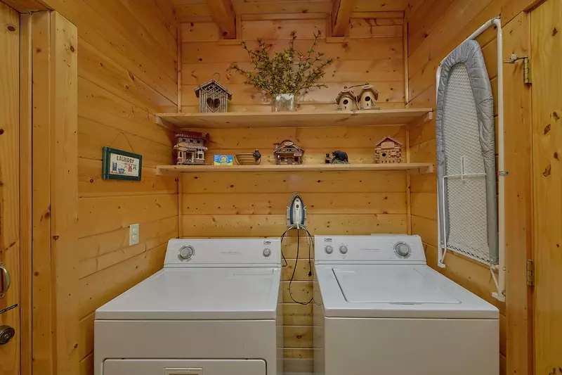 Property image, Interior, of Creeksong