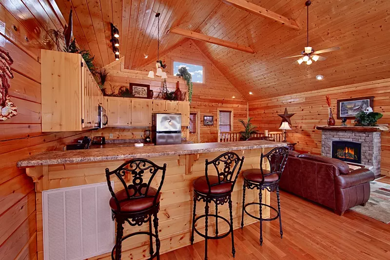 Property image, Interior, of Mountain Dreams (#104)