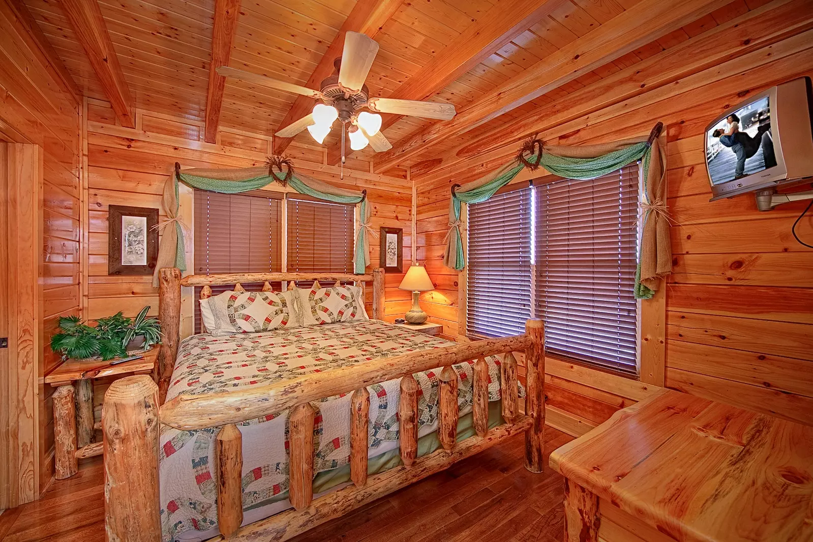 Property image, Interior, of Smoky Sunrise (#53)