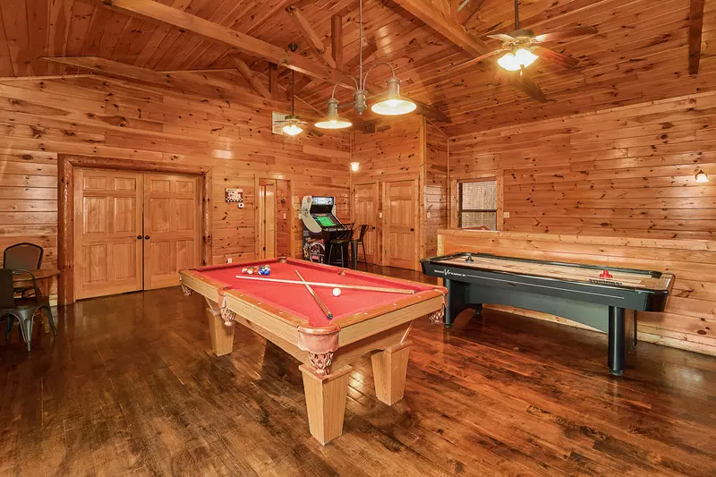 Property image, Interior, of Diamond In The Rough