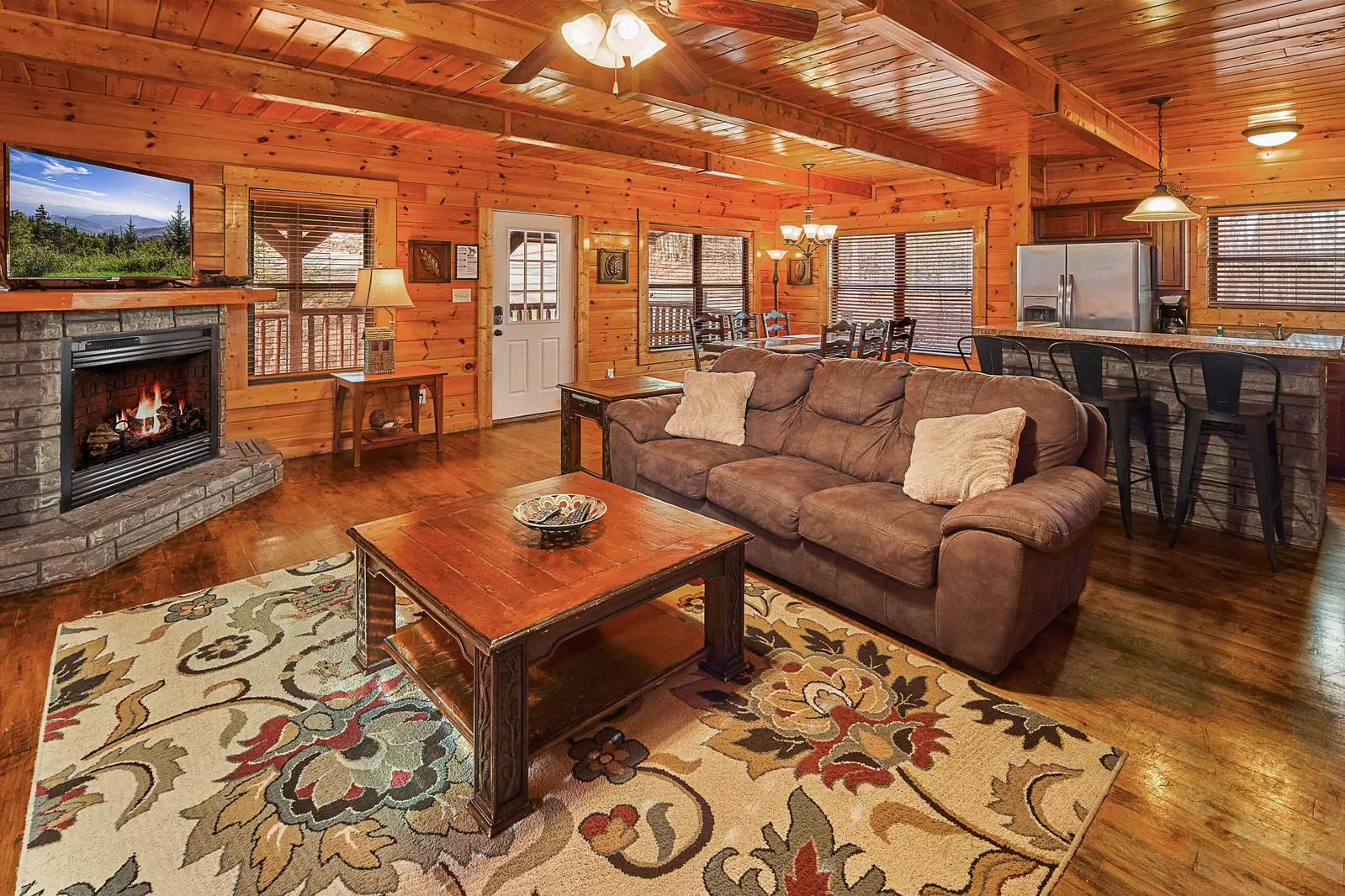 Property image, Interior, of Diamond In The Rough