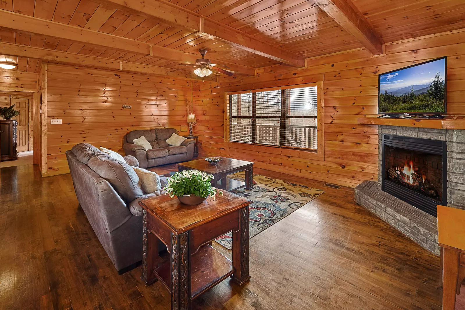Property image, Interior, of Diamond In The Rough