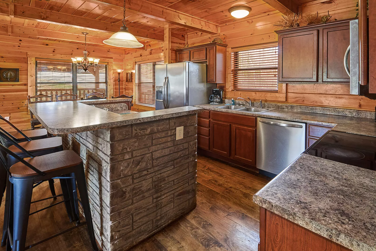 Property image, Interior, of Diamond In The Rough