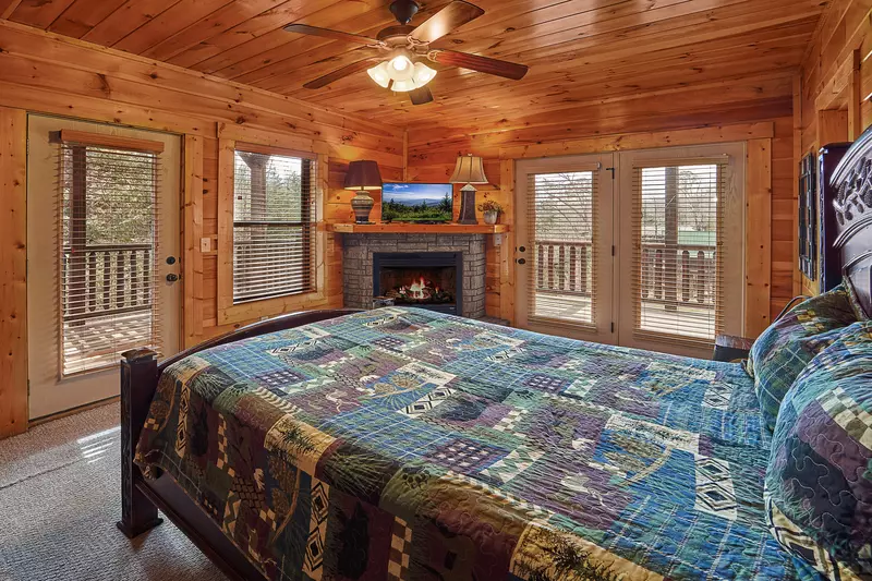Property image, Interior, of Diamond In The Rough