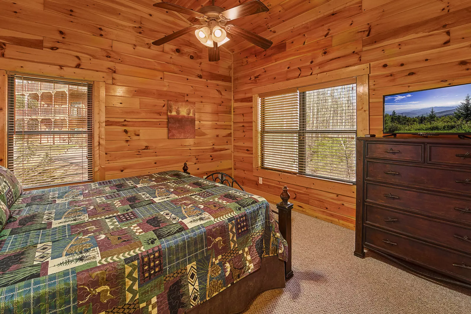 Property image, Interior, of Diamond In The Rough