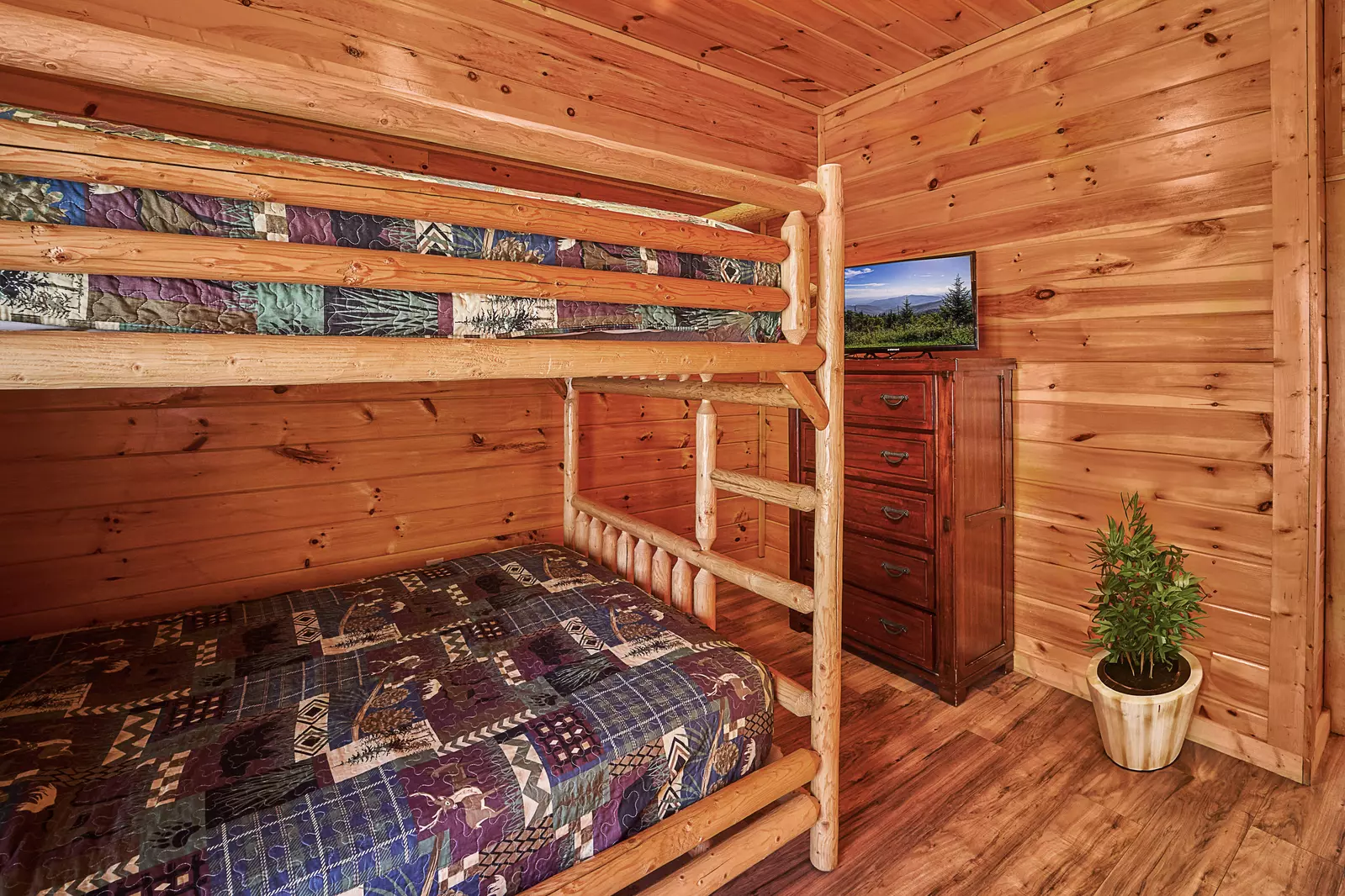 Property image, Interior, of Diamond In The Rough