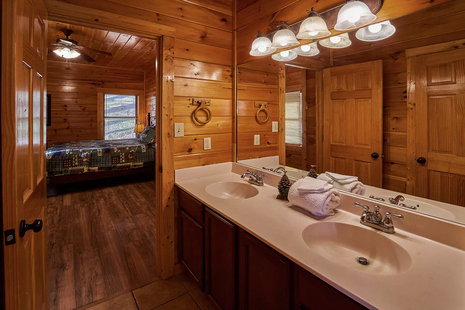 Property image, Interior, of Diamond In The Rough