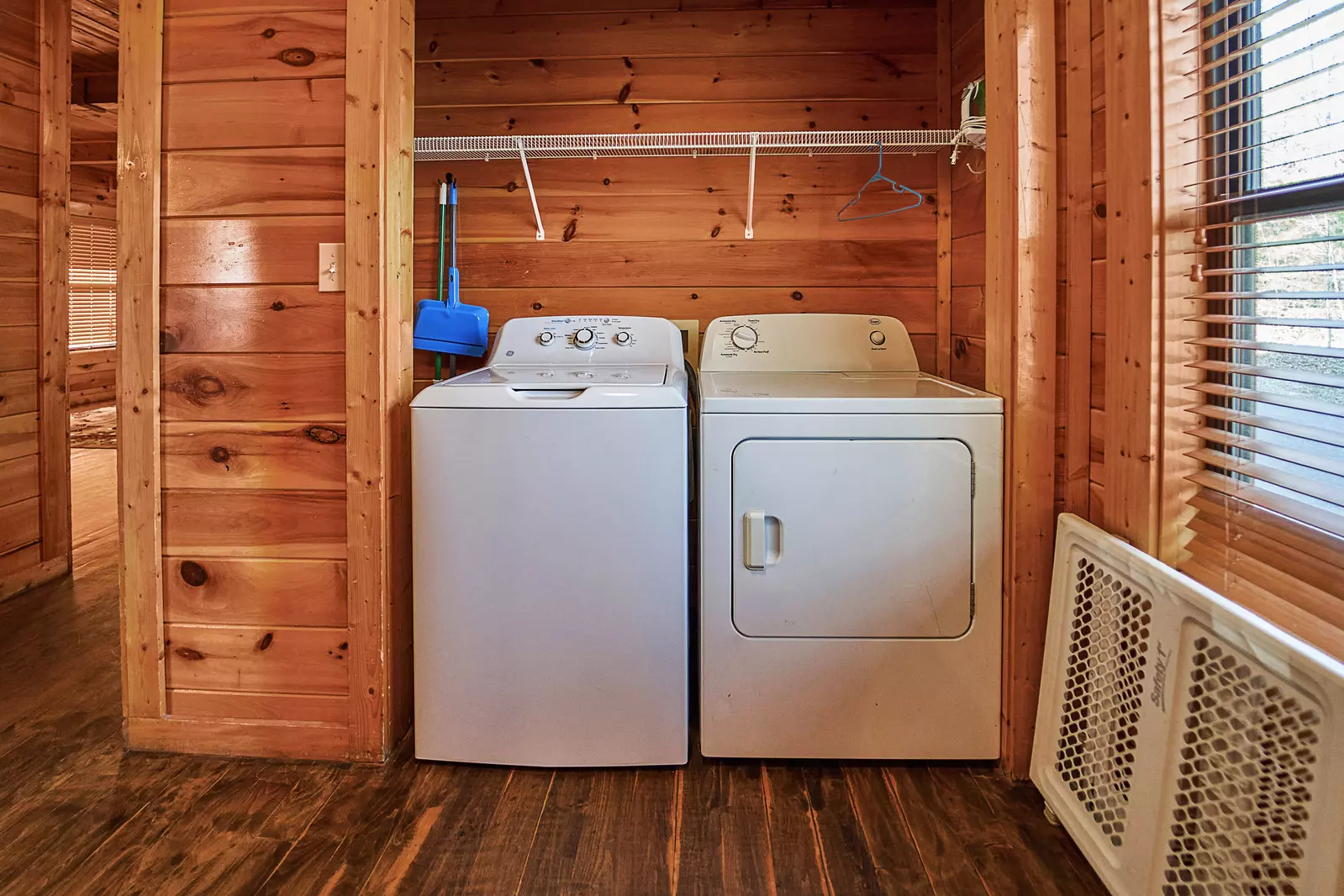 Property image, Interior, of Diamond In The Rough