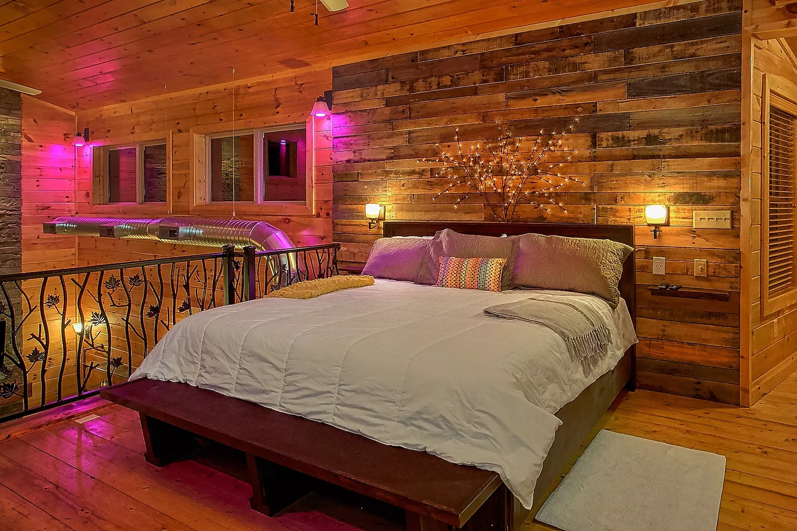 Property image, Interior, of Urban Cowboy
