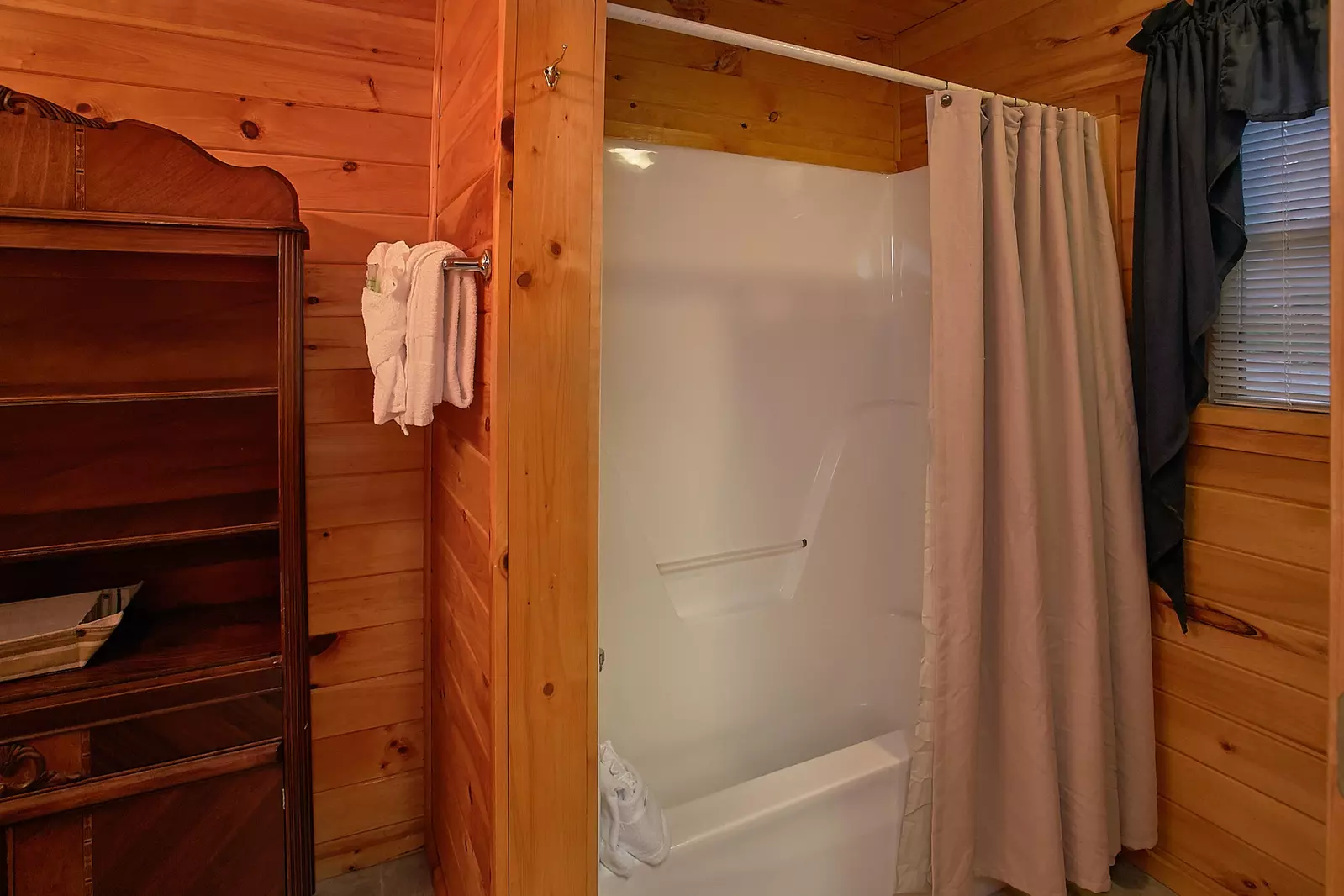 Property image, Interior, of Mountain Glory