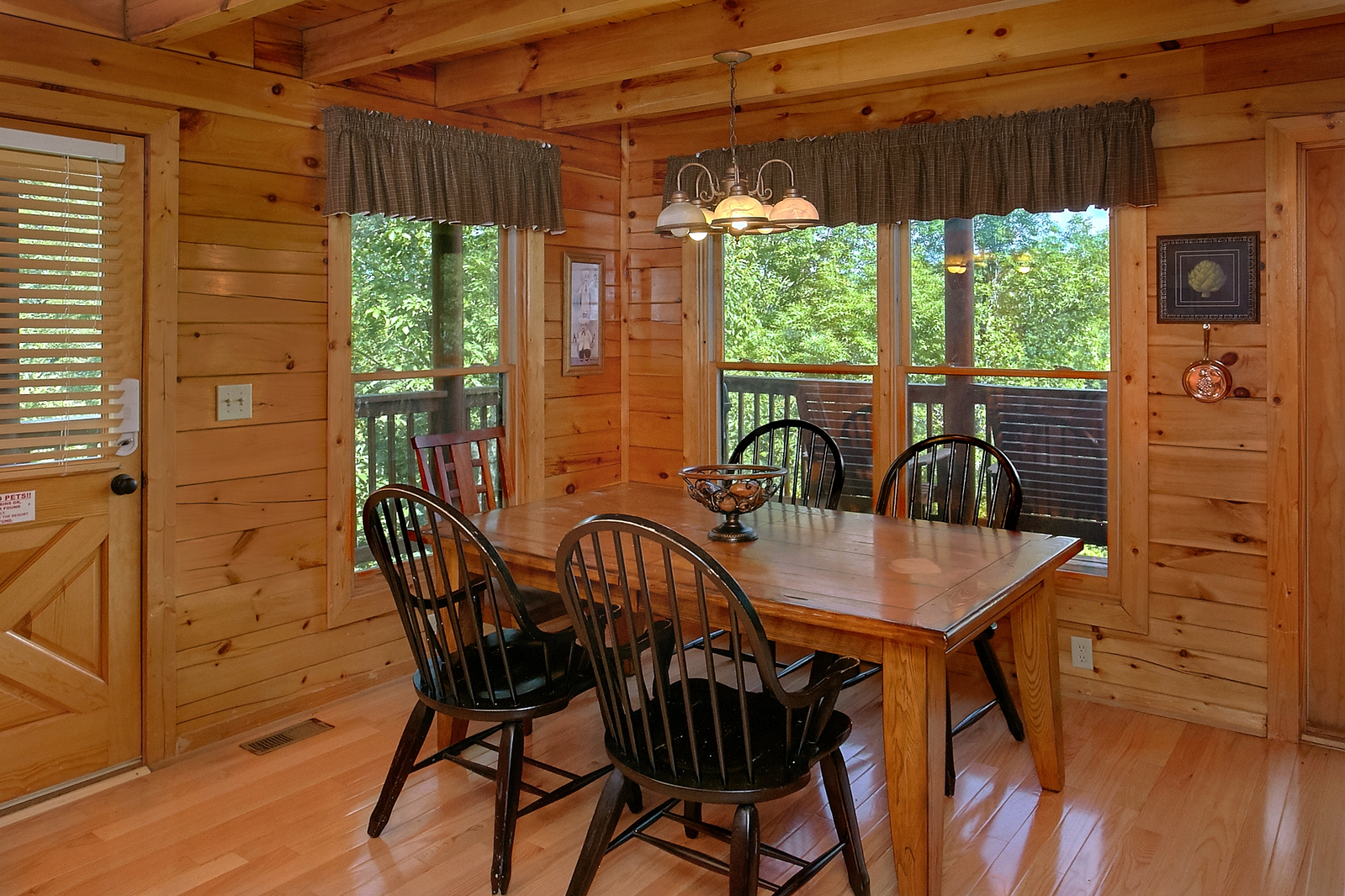 Property image, Interior, of A Mountain View Theater Lodge