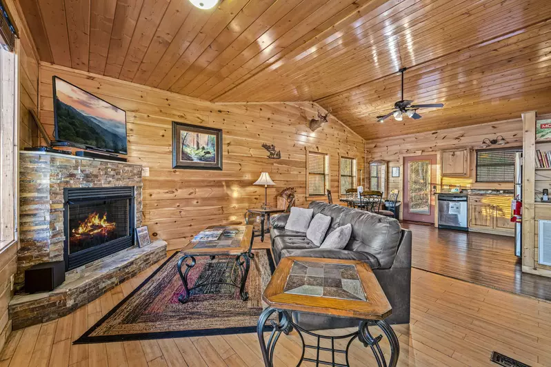 Property image, Interior, of Love Me Tender