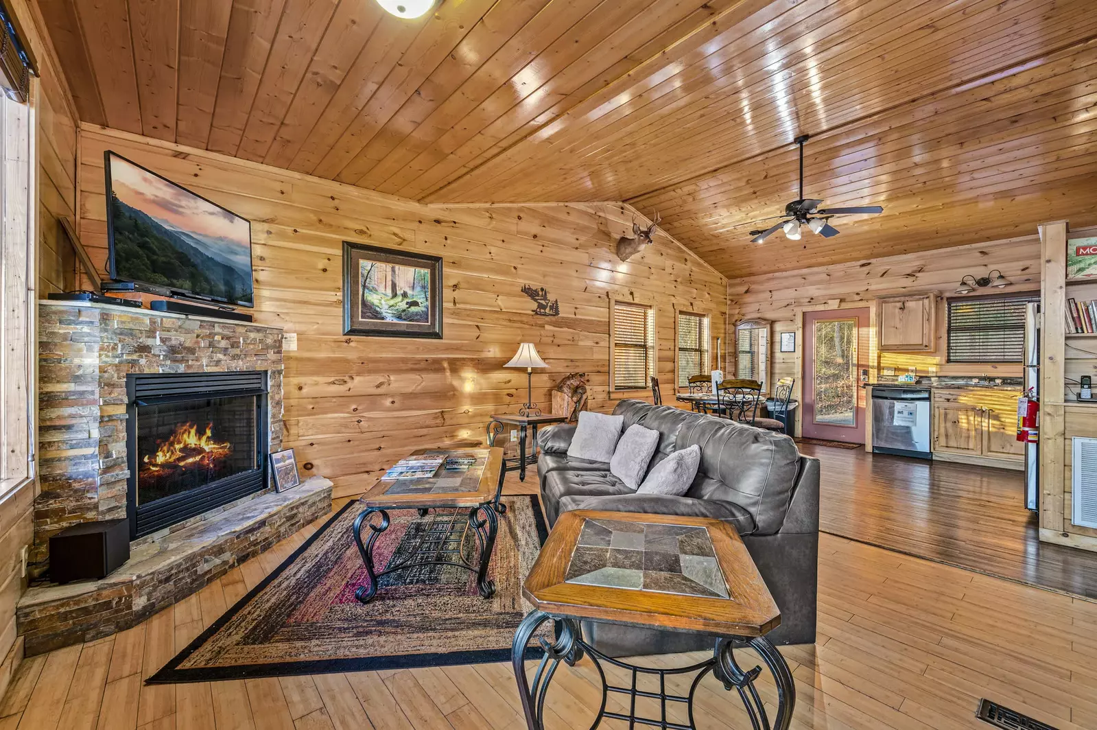 Property image, Interior, of Love Me Tender