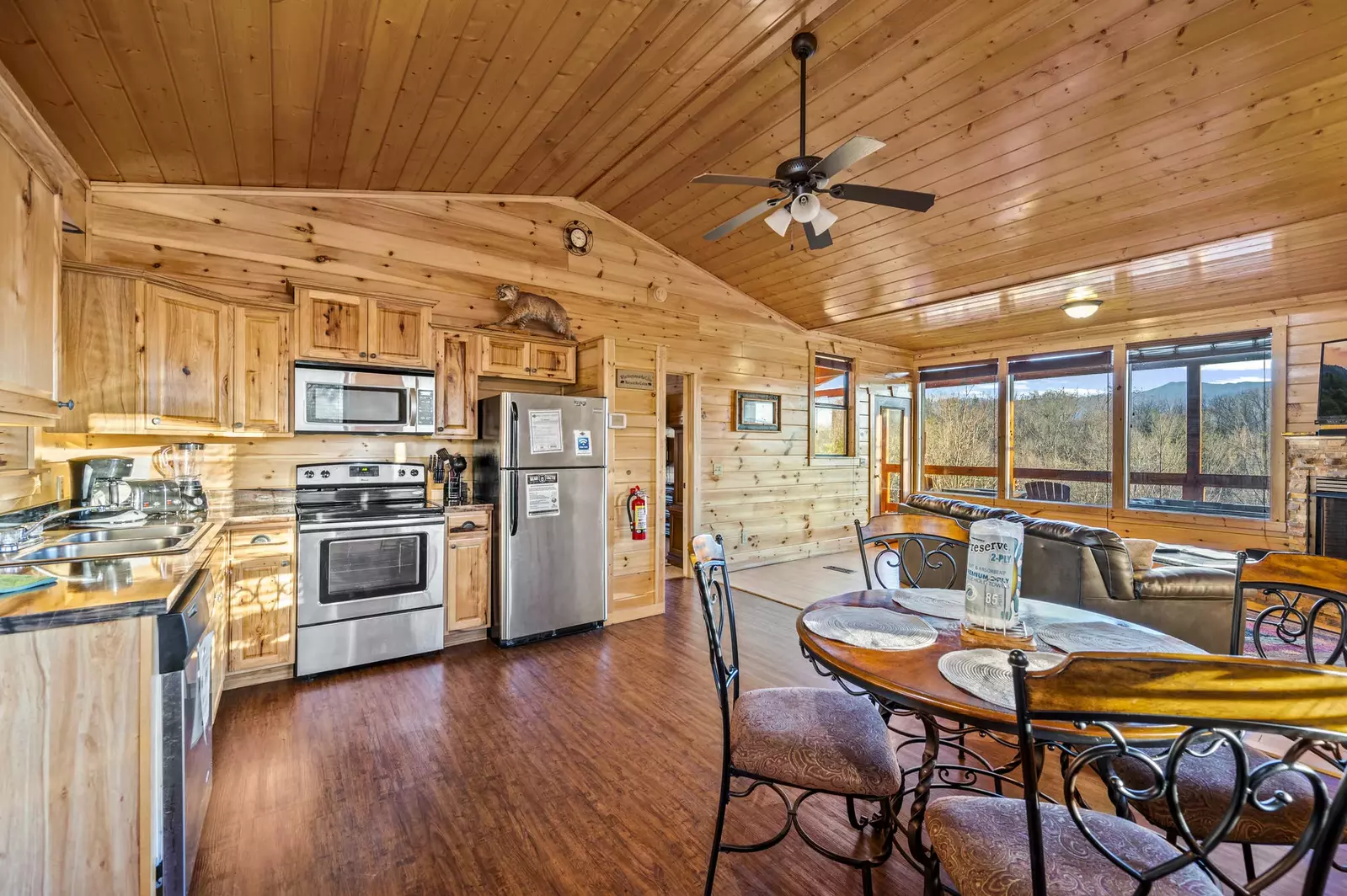 Property image, Interior, of Love Me Tender
