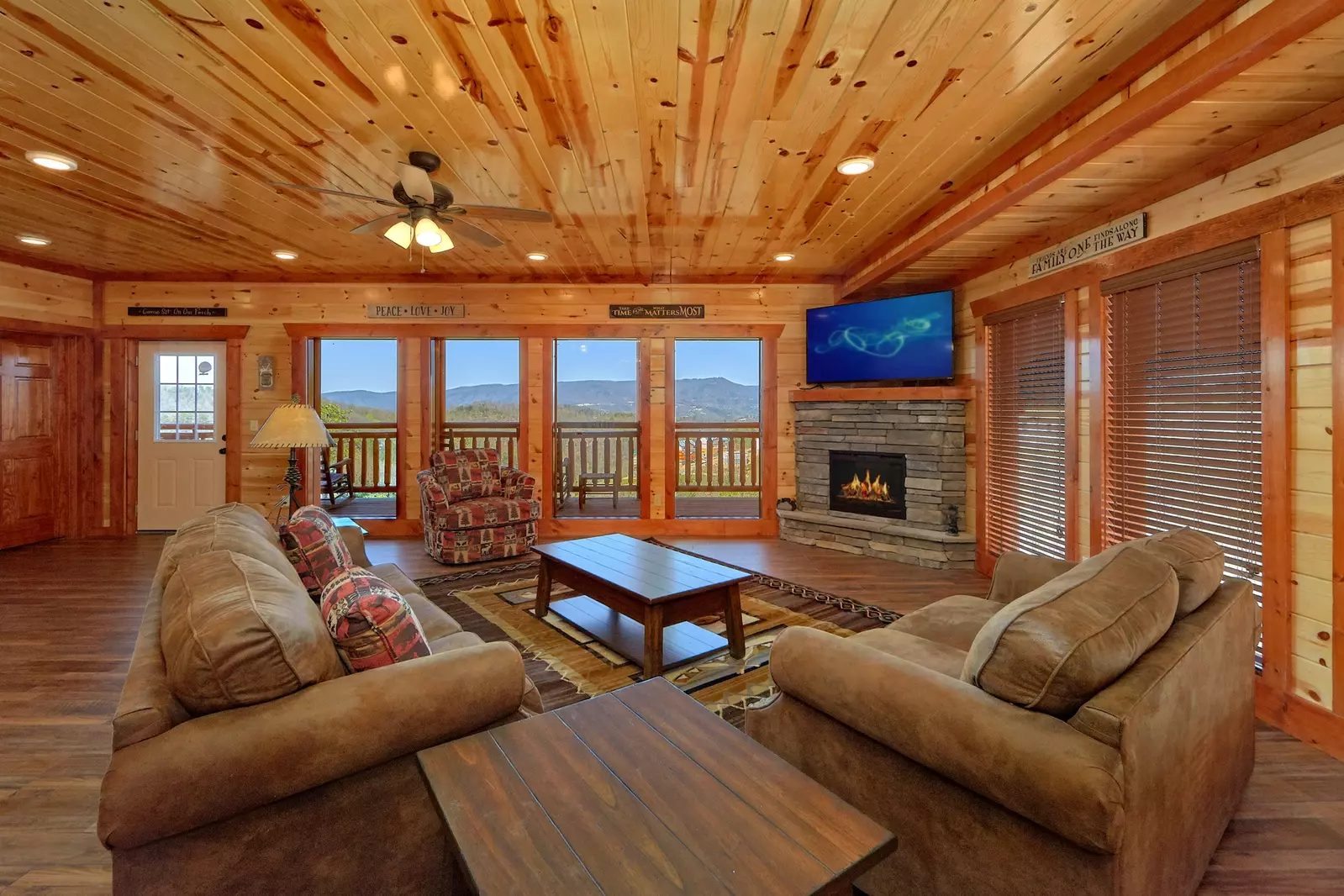 Property image, Interior, of Summit Pool Lodge