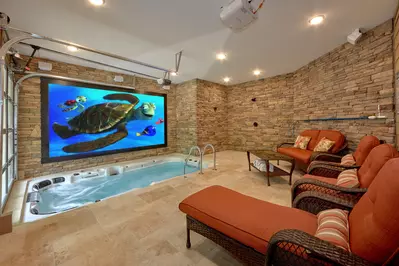 Property image, Interior, of Poolin Around