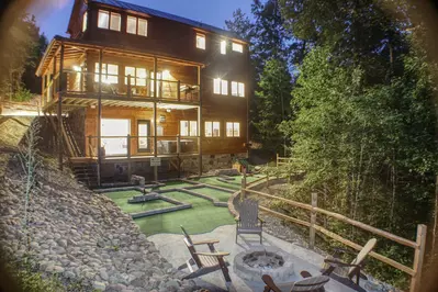 Property image, Interior, of Poolin Around