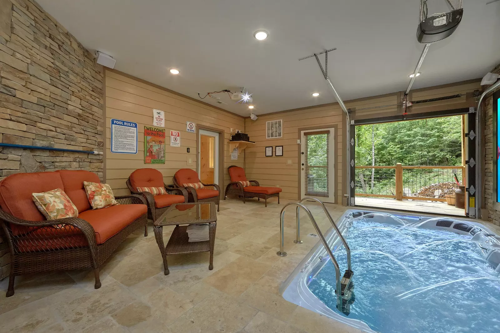 Property image, Interior, of Poolin Around