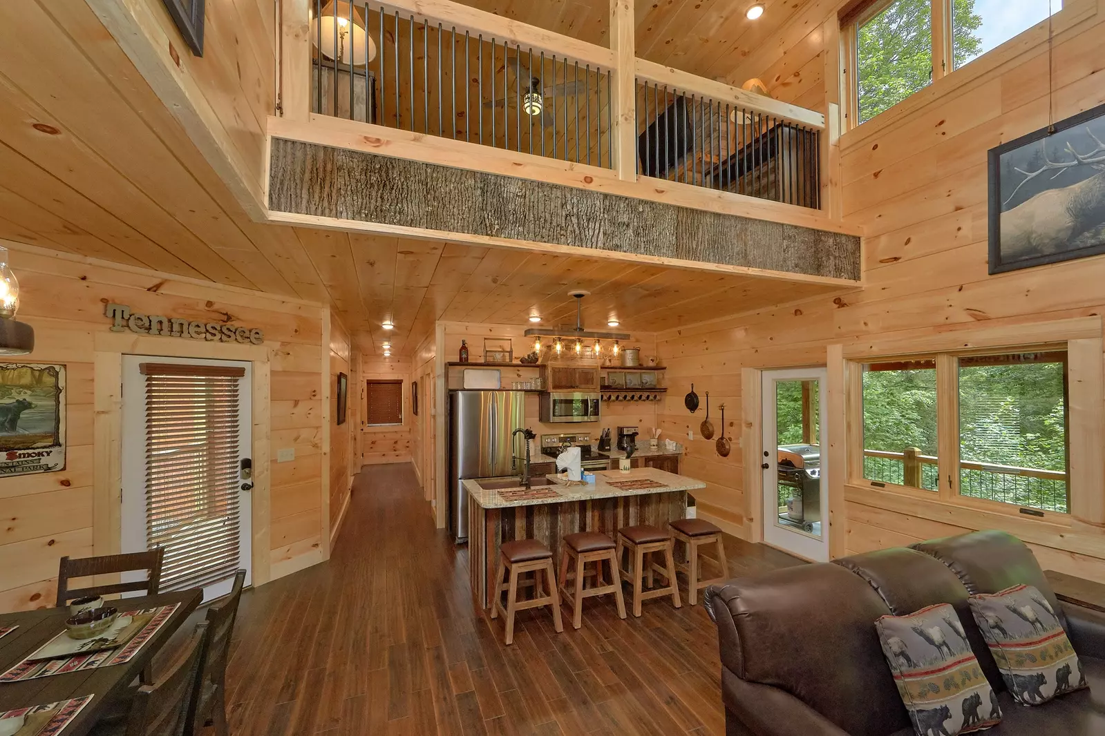 Property image, Interior, of Poolin Around