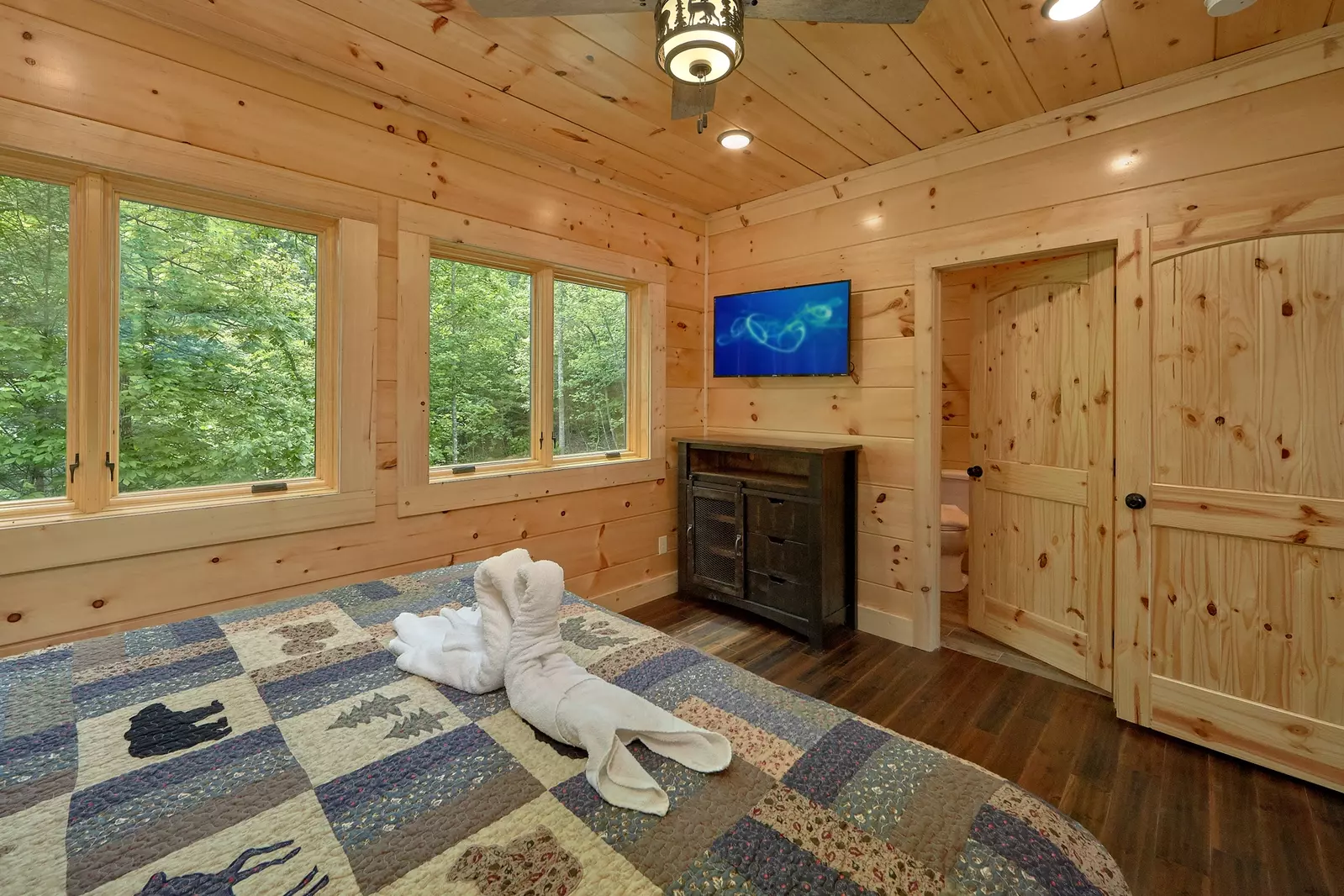 Property image, Interior, of Poolin Around