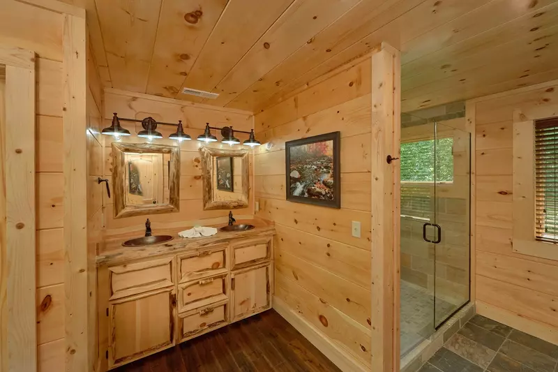 Property image, Interior, of Poolin Around