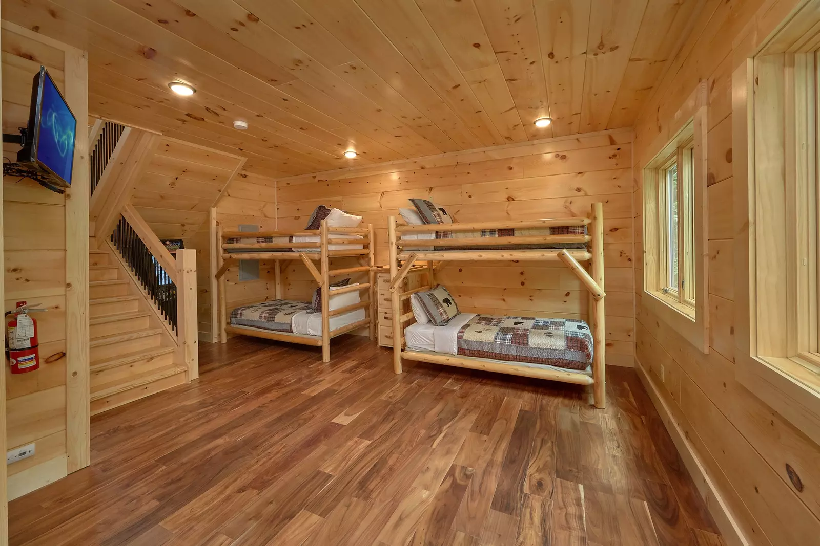 Property image, Interior, of Poolin Around