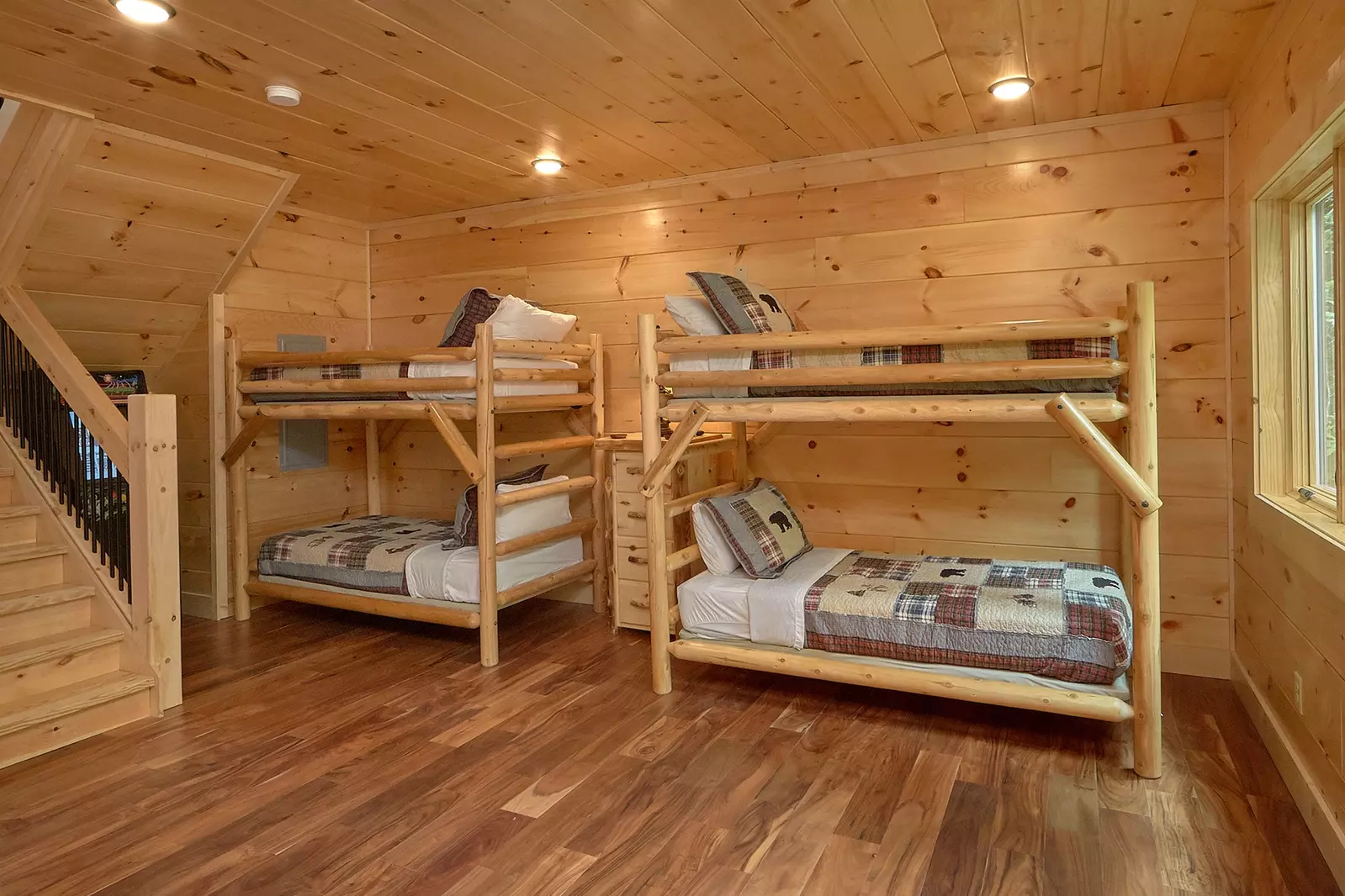 Property image, Interior, of Poolin Around