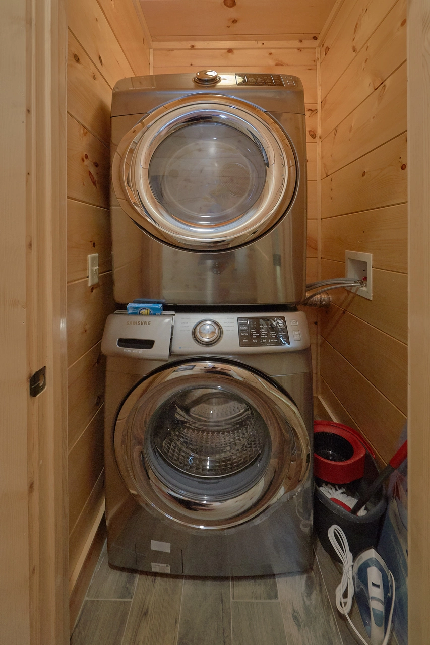 Property image, Interior, of Poolin Around