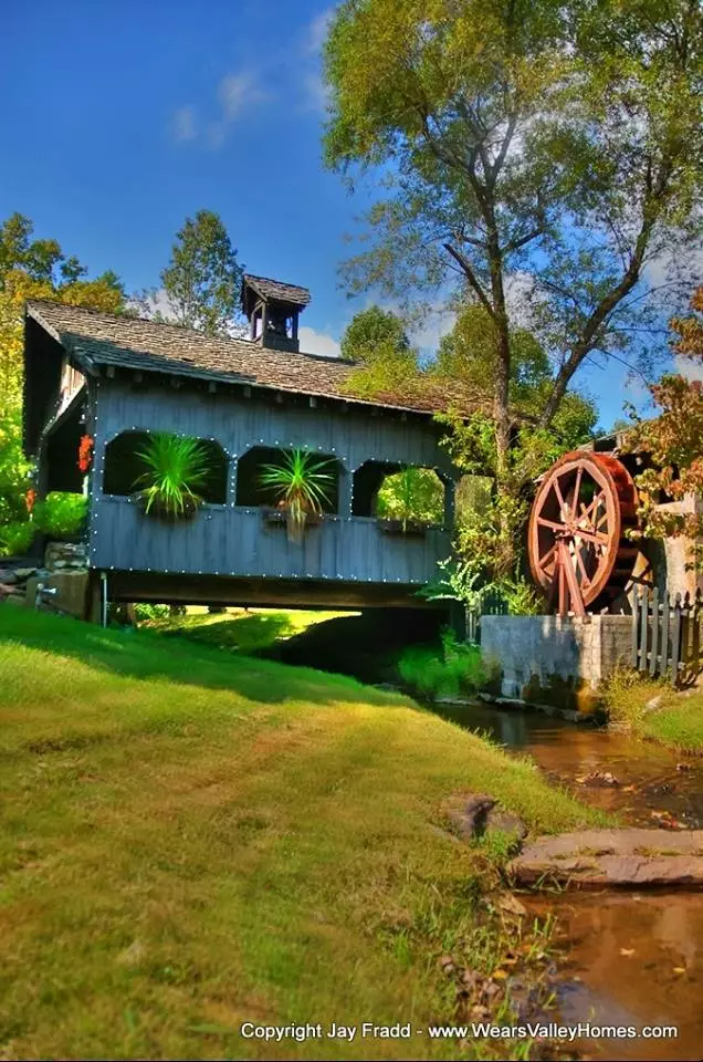 Property image, Interior, of Poolin Around