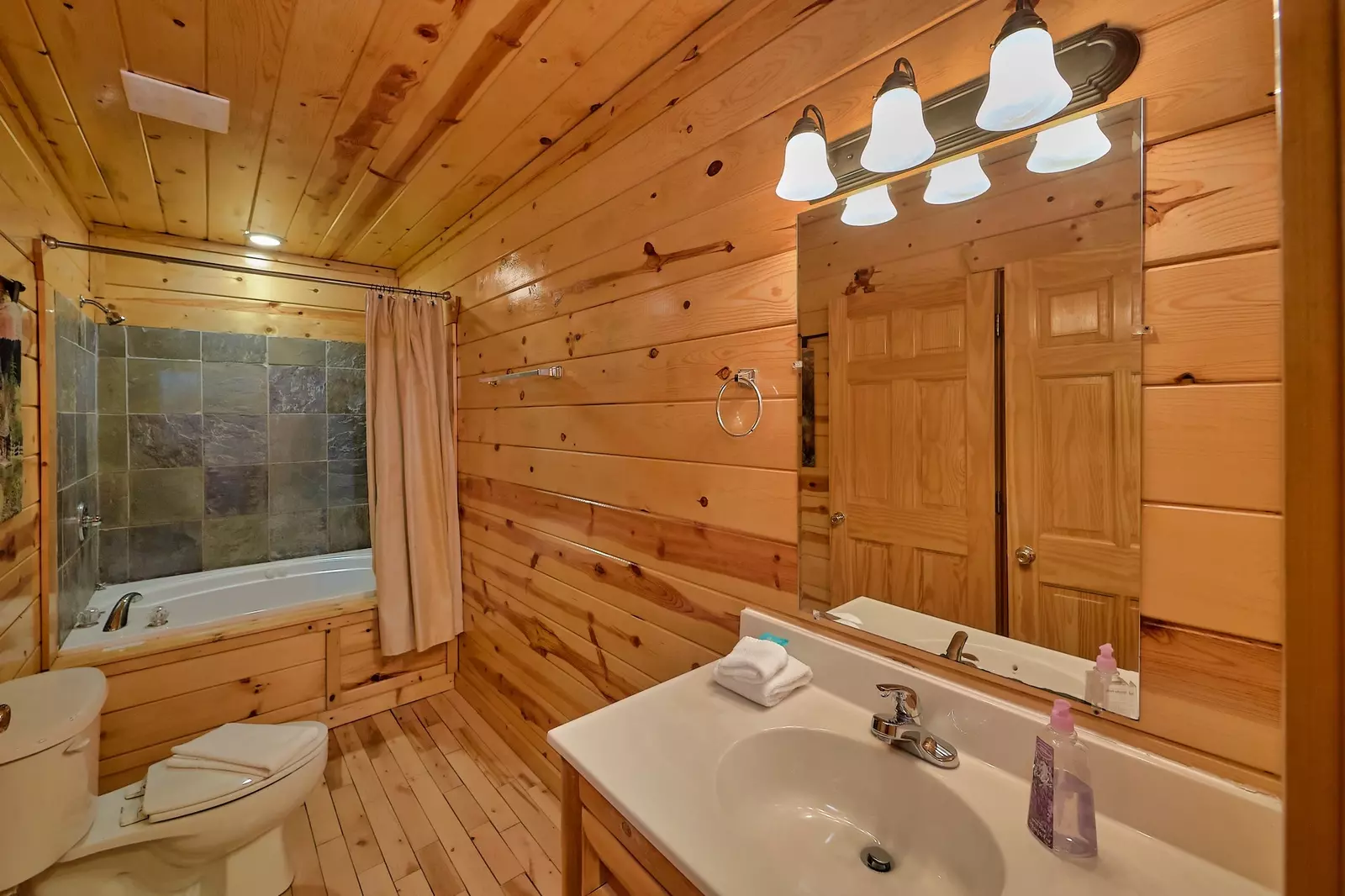 Property image, Interior, of Smoky Ridge View